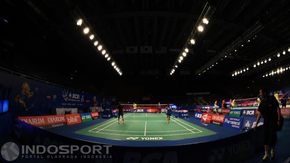 Beberapa%20tim%20negara-negara%20peserta%20mulai%20uji%20coba%20lapangan%20Istora%20Senayan.